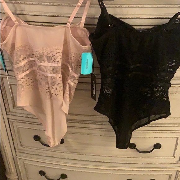 Lace bodysuits - Picture 2 of 2